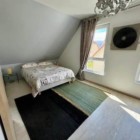 Dom wakacyjny Le Manoir Obernois - 5mn Du Centre - 10 Pers. Obernai